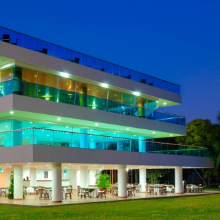 EDIFICIO CLUB NAVAL